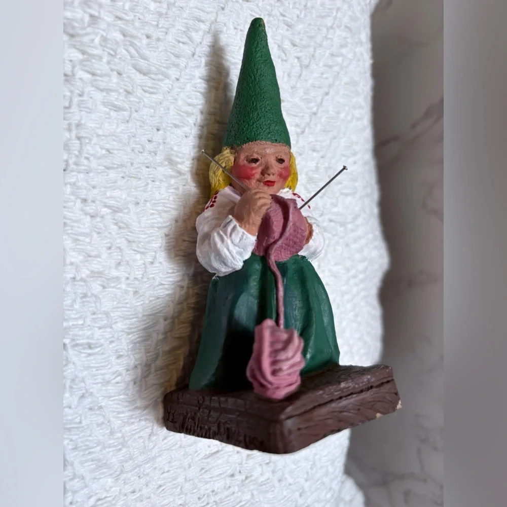 Artina vintage knitting